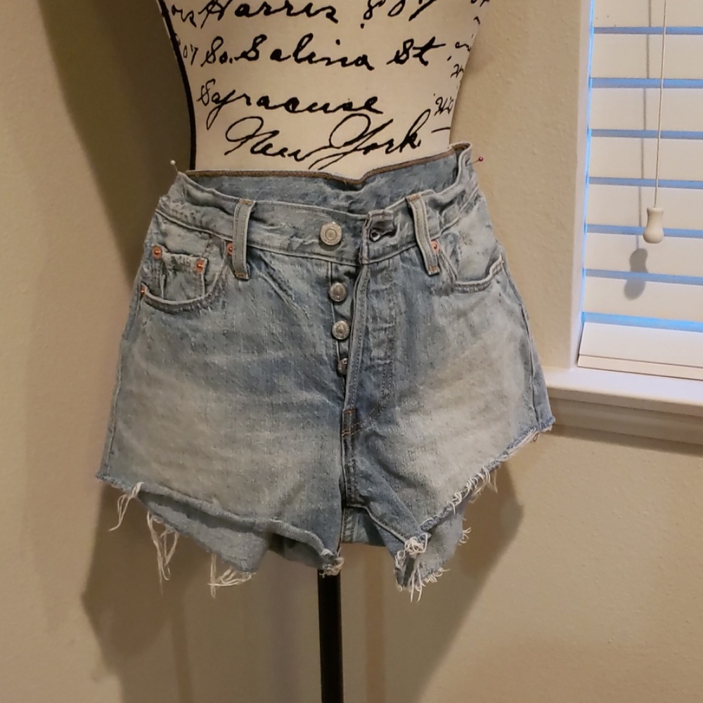 Levi Strauss & Co Cutoff Shorts